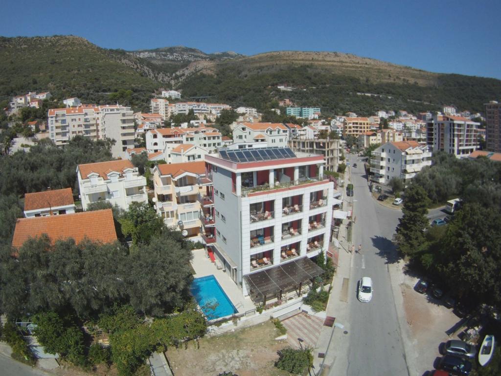 Hotel Petrovac Buitenkant foto