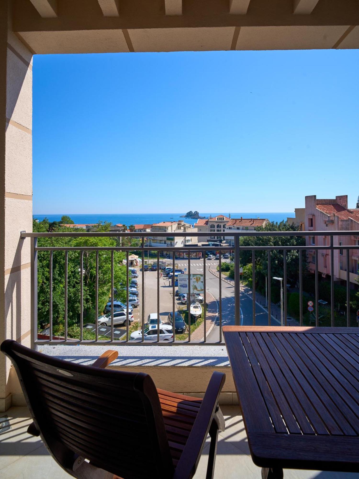 Hotel Petrovac Buitenkant foto