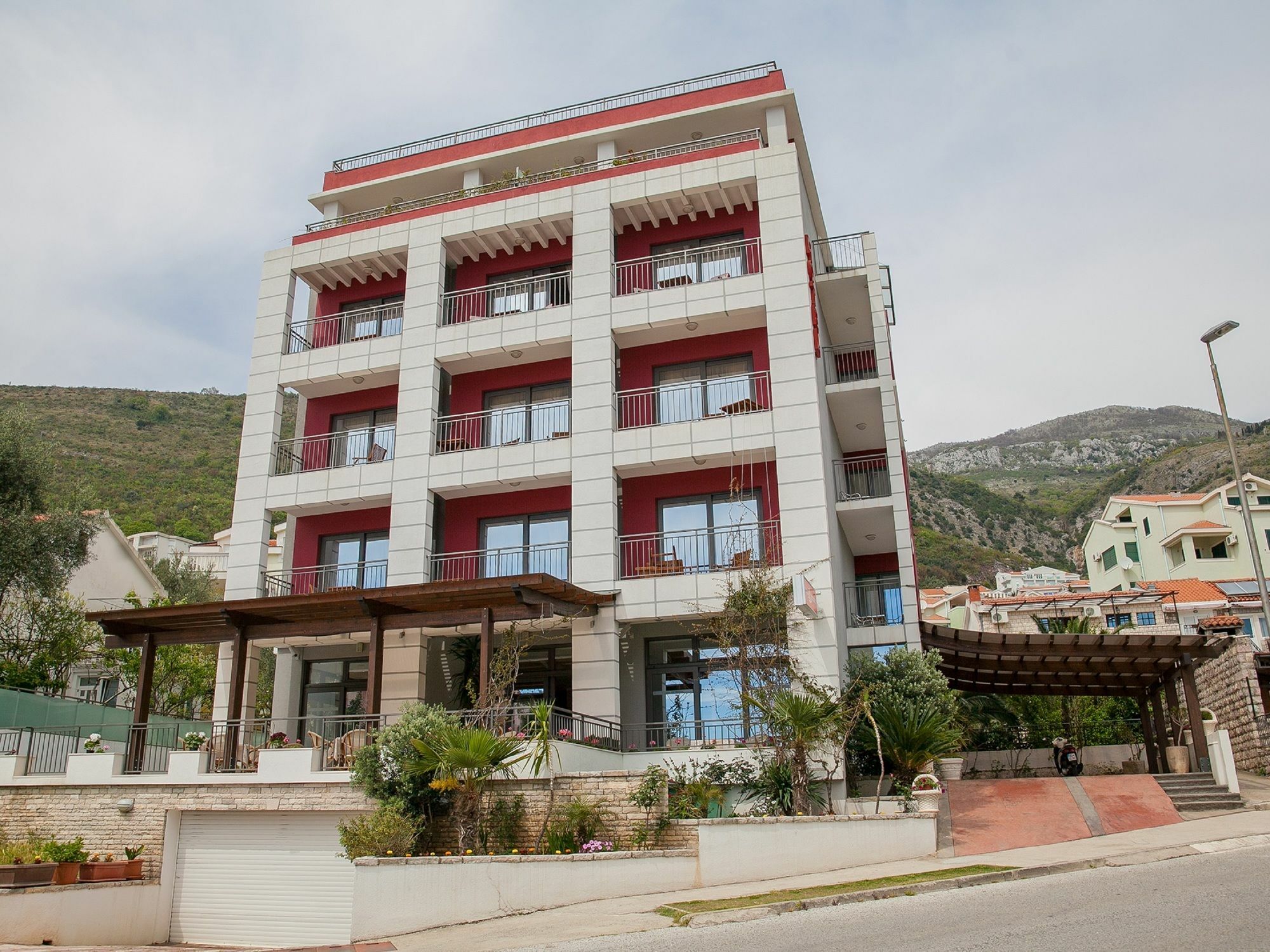 Hotel Petrovac Buitenkant foto